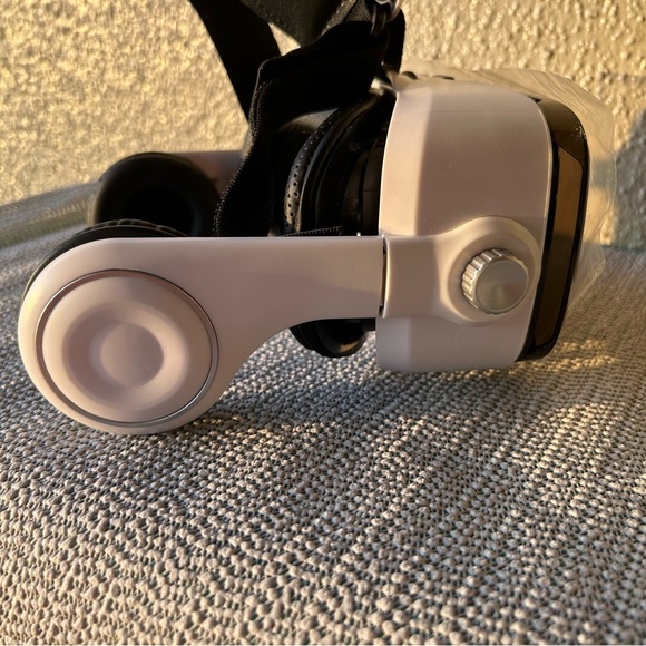 Arcadia Virtual Reality Headset 360 white and black NEW NIB - Picture 11 of 13
